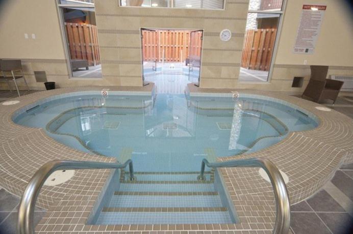 Parkland301 Sunlit 2,000 Ft² Penthouse With Mtn View Διαμέρισμα Κάνμορ Εξωτερικό φωτογραφία