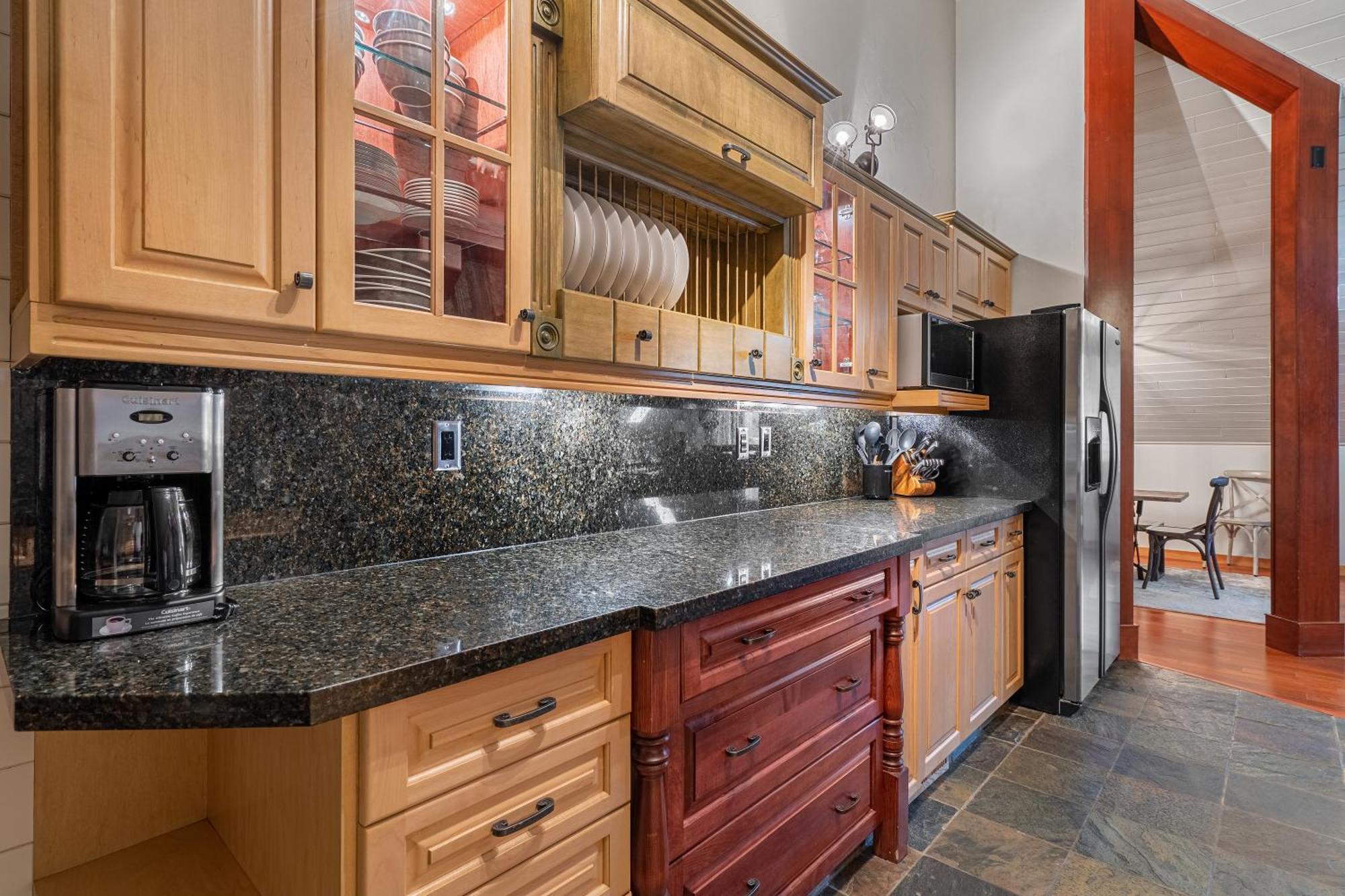 Parkland301 Sunlit 2,000 Ft² Penthouse With Mtn View Διαμέρισμα Κάνμορ Εξωτερικό φωτογραφία