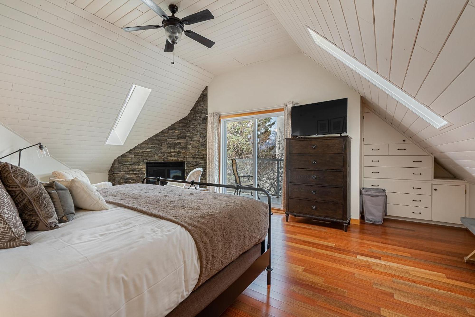 Parkland301 Sunlit 2,000 Ft² Penthouse With Mtn View Διαμέρισμα Κάνμορ Εξωτερικό φωτογραφία
