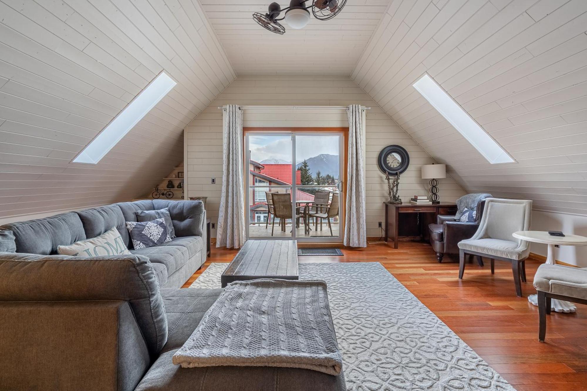Parkland301 Sunlit 2,000 Ft² Penthouse With Mtn View Διαμέρισμα Κάνμορ Εξωτερικό φωτογραφία