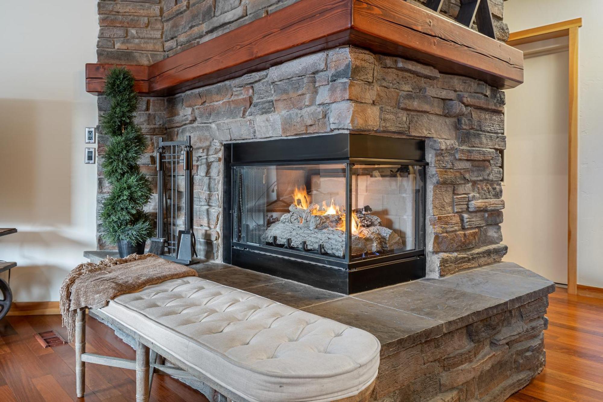 Parkland301 Sunlit 2,000 Ft² Penthouse With Mtn View Διαμέρισμα Κάνμορ Εξωτερικό φωτογραφία